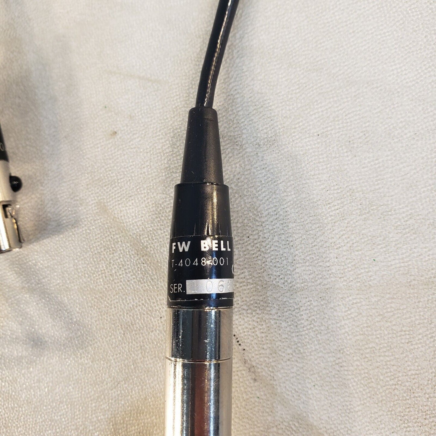 F.W. Bell 4048 Gauss/Tesla Meter w/ Probe
