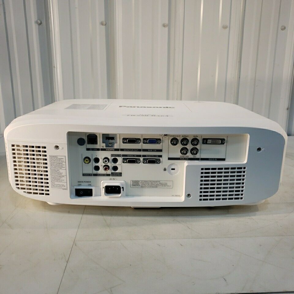 Panasonic PT-EW540 WXGA LCD Projector w/ Lamp and Lens - Works