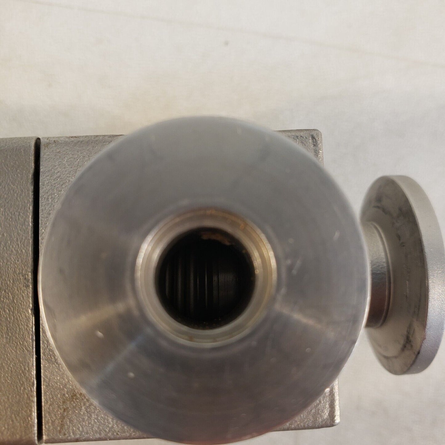 Leybold KF16 NW16 KF NW Manual Angle Valve High Vacuum LH 282 40 B1