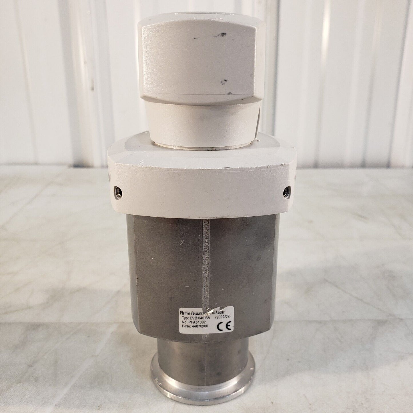 Pfeiffer KF40 NW40 Manual Angle Bellows Valve High Vacuum EVB 040 SA PFA51002
