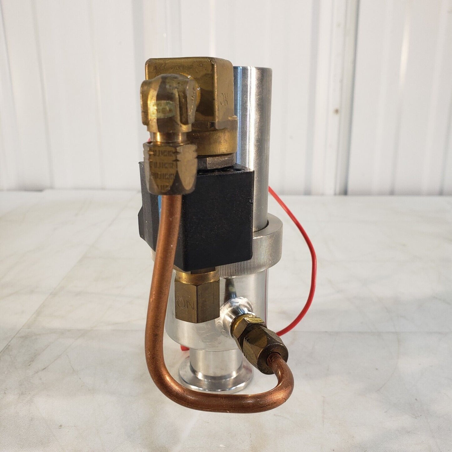 Diavac LCLV-25 KF25 NW25 Pneumatic Angle Valve High Vacuum Stainless w/ Solenoid