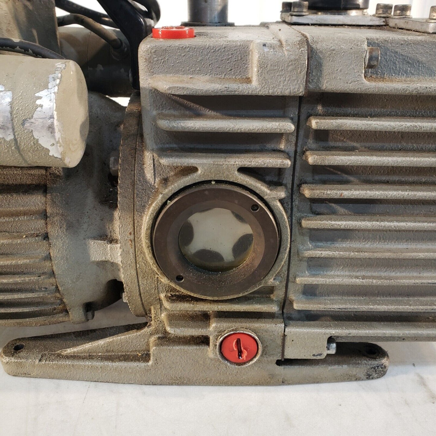 Leybold-Heraeus D8A Vacuum Pumps To 19 mTorr, 115V KF25 Inlet/Exhaust Flanges