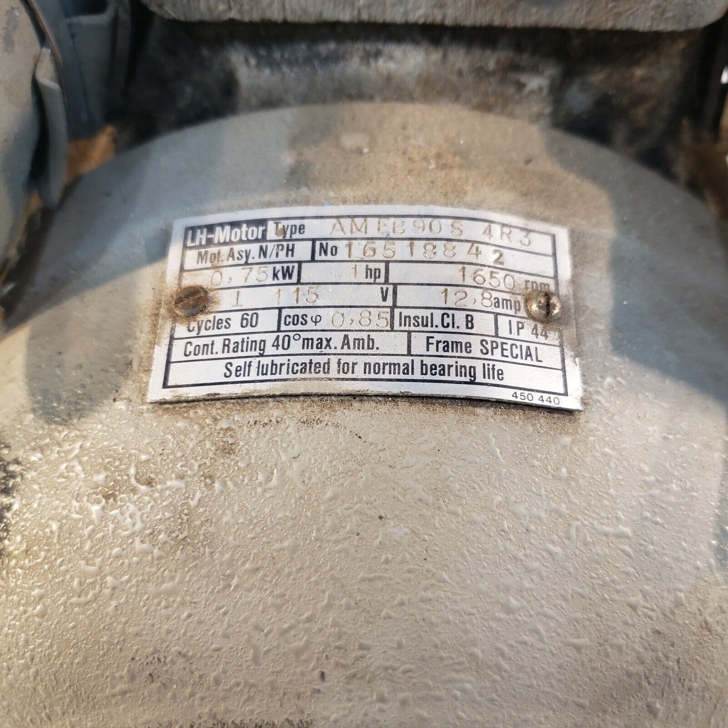 Leybold-Heraeus D8A Vacuum Pumps To 19 mTorr, 115V KF25 Inlet/Exhaust Flanges