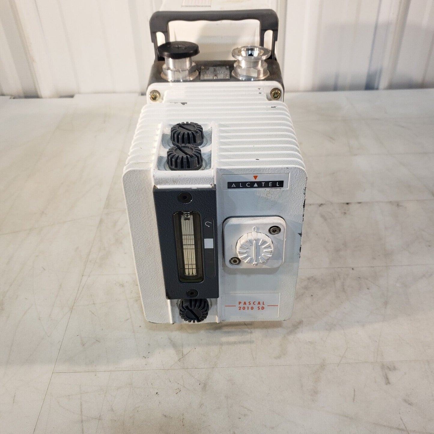 Alcatel Pascal 2010 SD Vacuum Pump, Pulls 9 mTorr, KF25 Inlet/Exhaust 115V