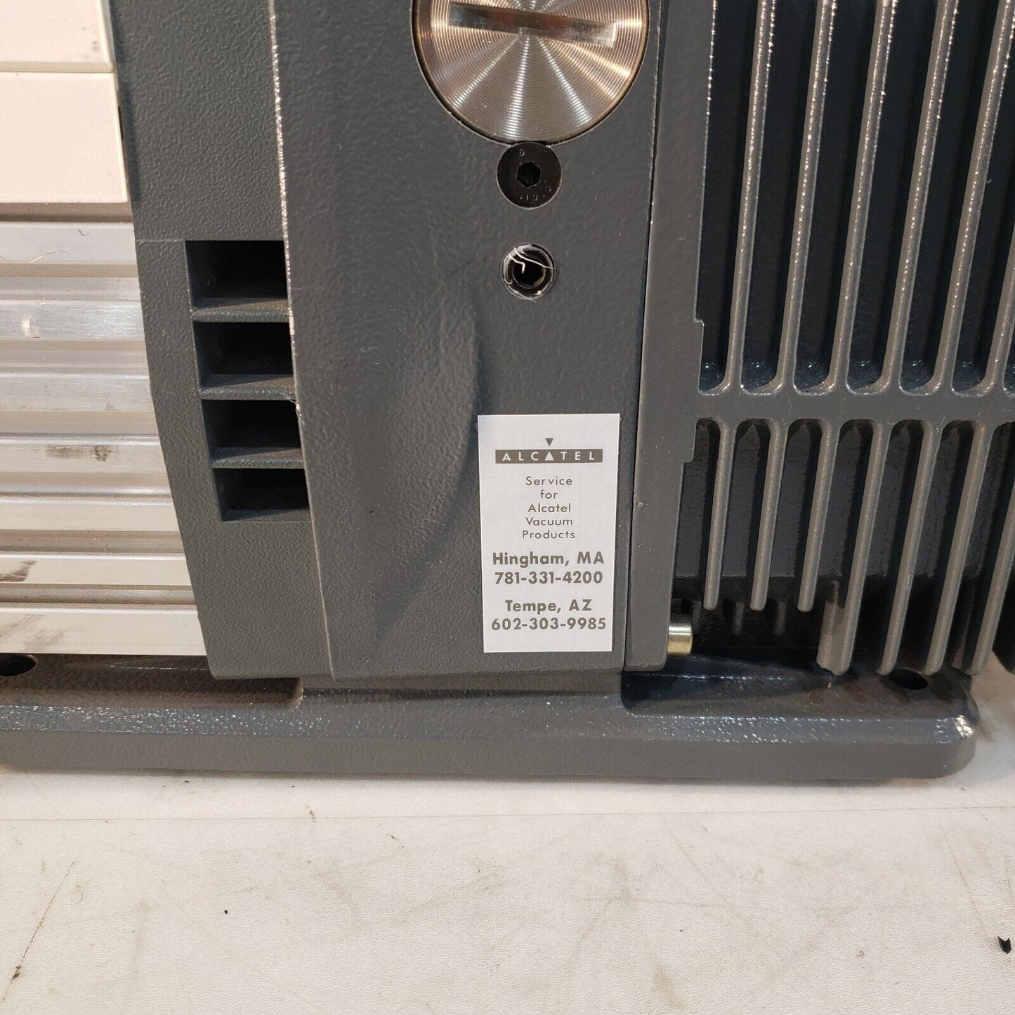 Alcatel Pascal 2010 C1 Vacuum Pump, Pulls 14 mTorr, 115V KF25 Inlet/Exhaust