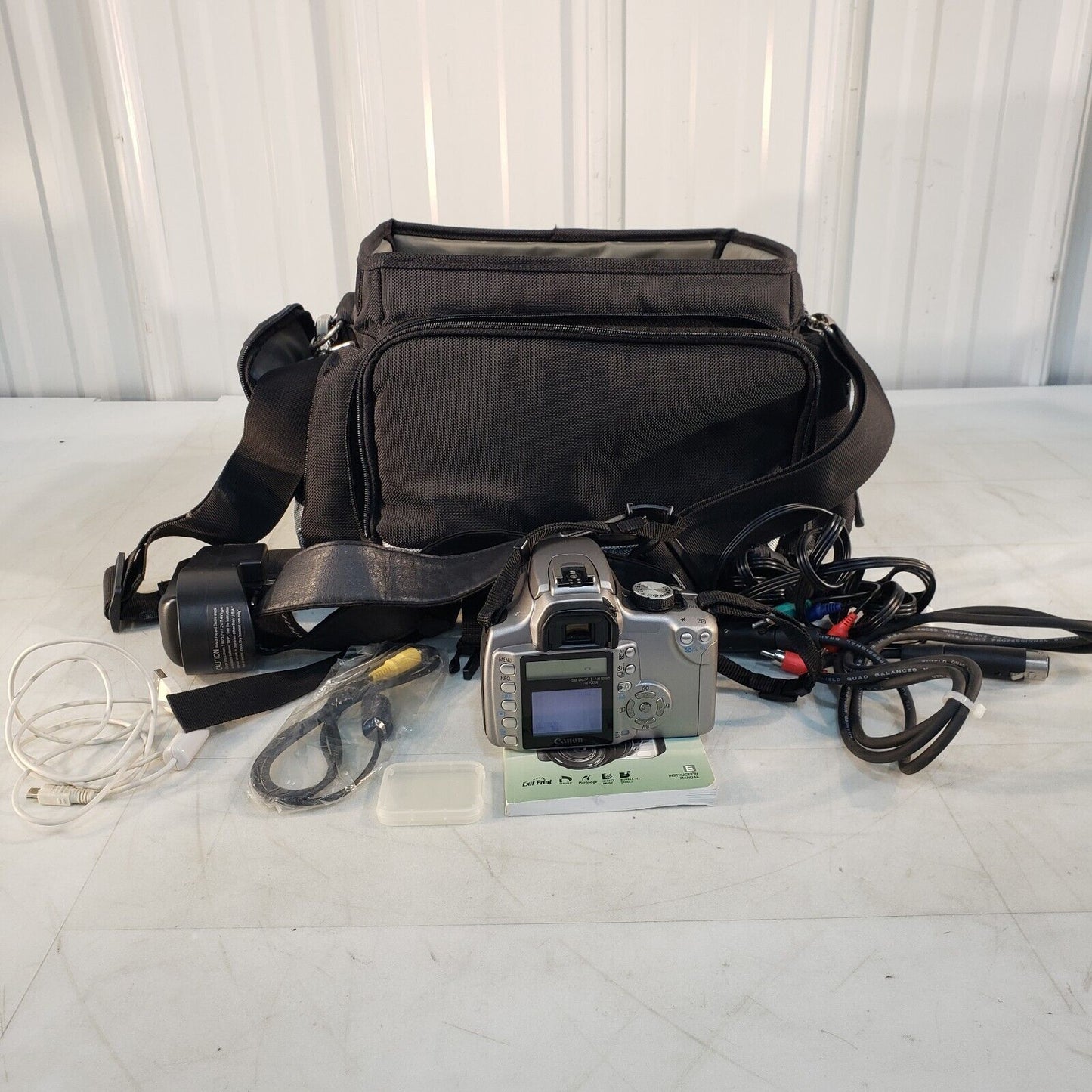 Canon Rebel XT EOS Digital Camera DLSR w/ Lens, Accessories & Case DS126071