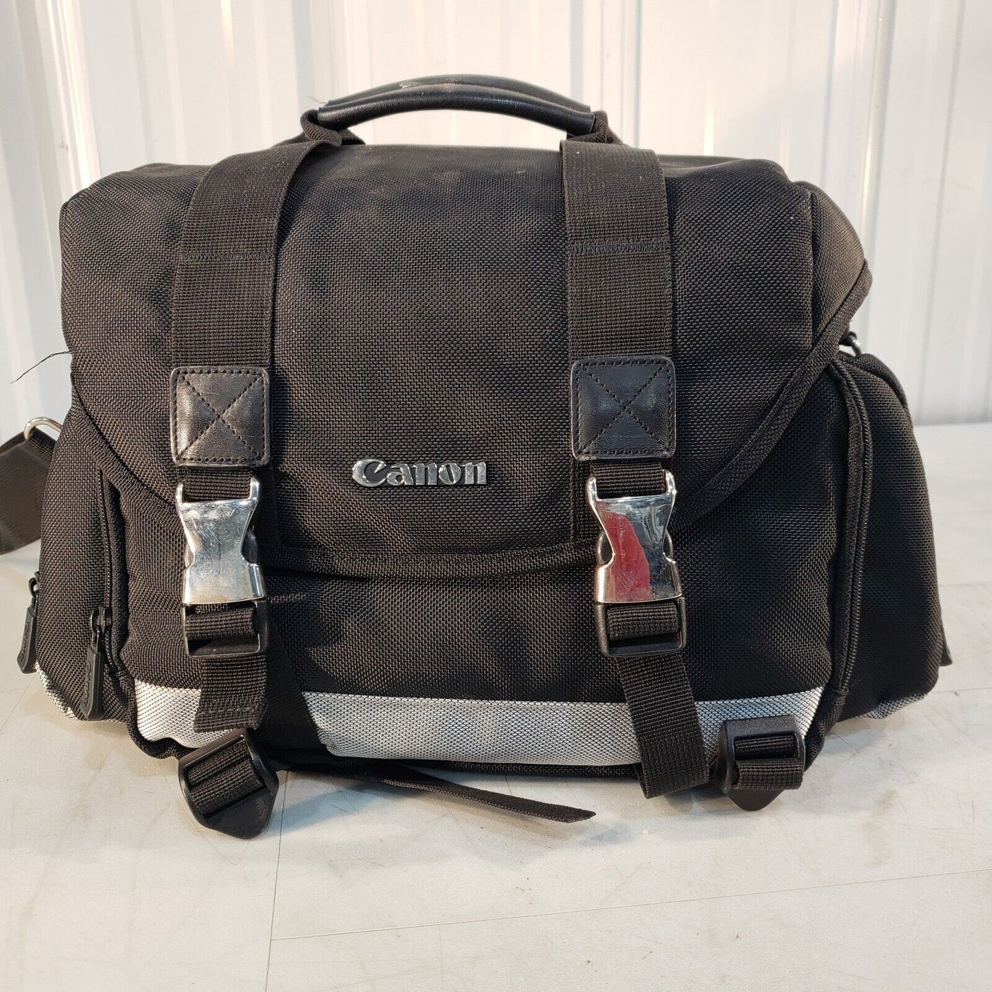 Canon Rebel XT EOS Digital Camera DLSR w/ Lens, Accessories & Case DS126071