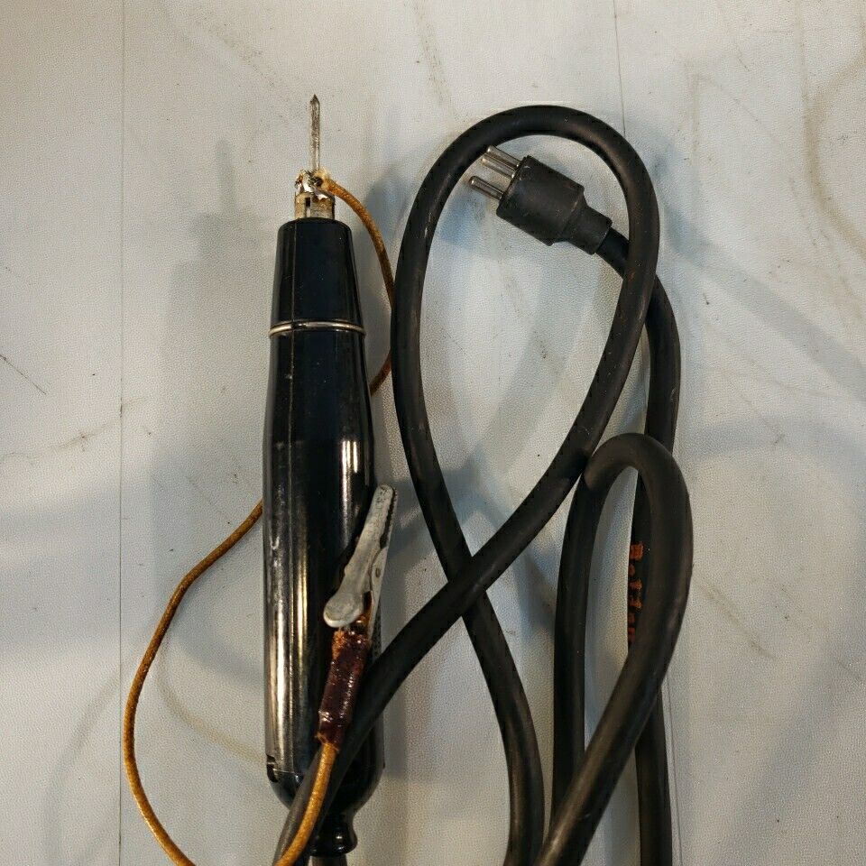 Supreme 565 Vintage Electron Vacuum-Tube Voltmeter Tester Instrument Co.