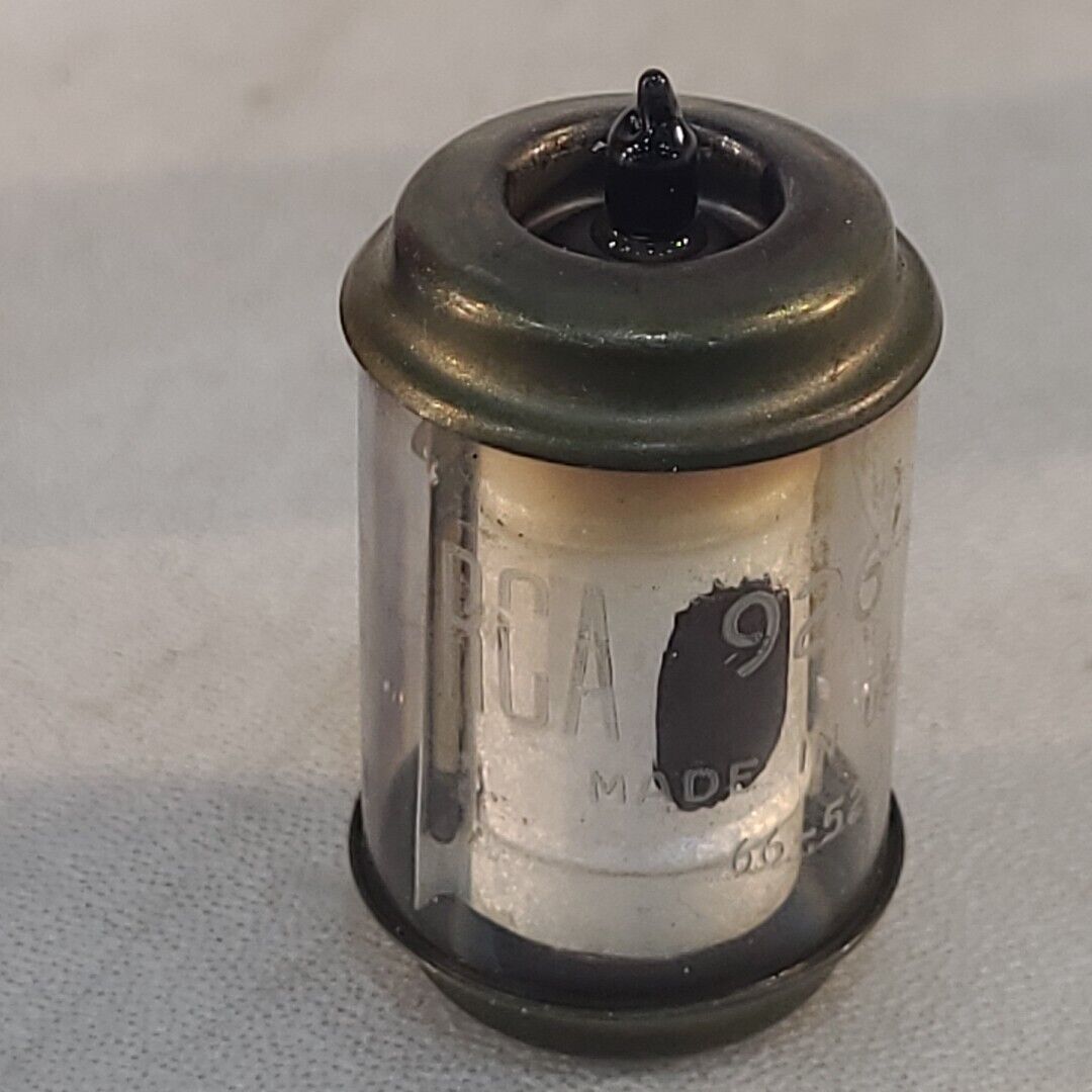 RCA Radiotron 926 Electron Tube Vintage USA 66-52 Vacuum Tube