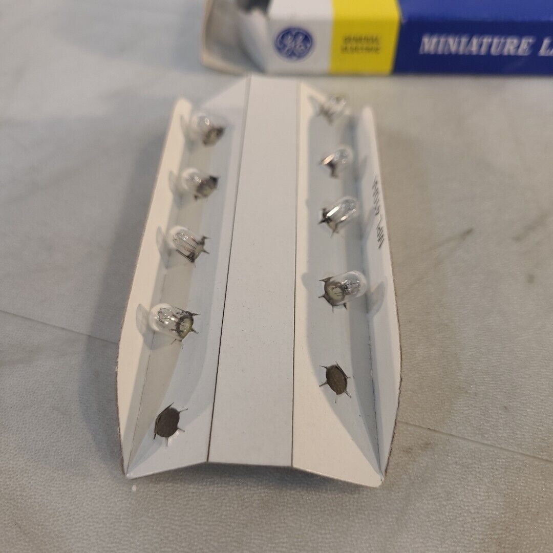 General Electric 86 Minature Lamps 8-pack MPL410AA MCG410-U Light Bulb