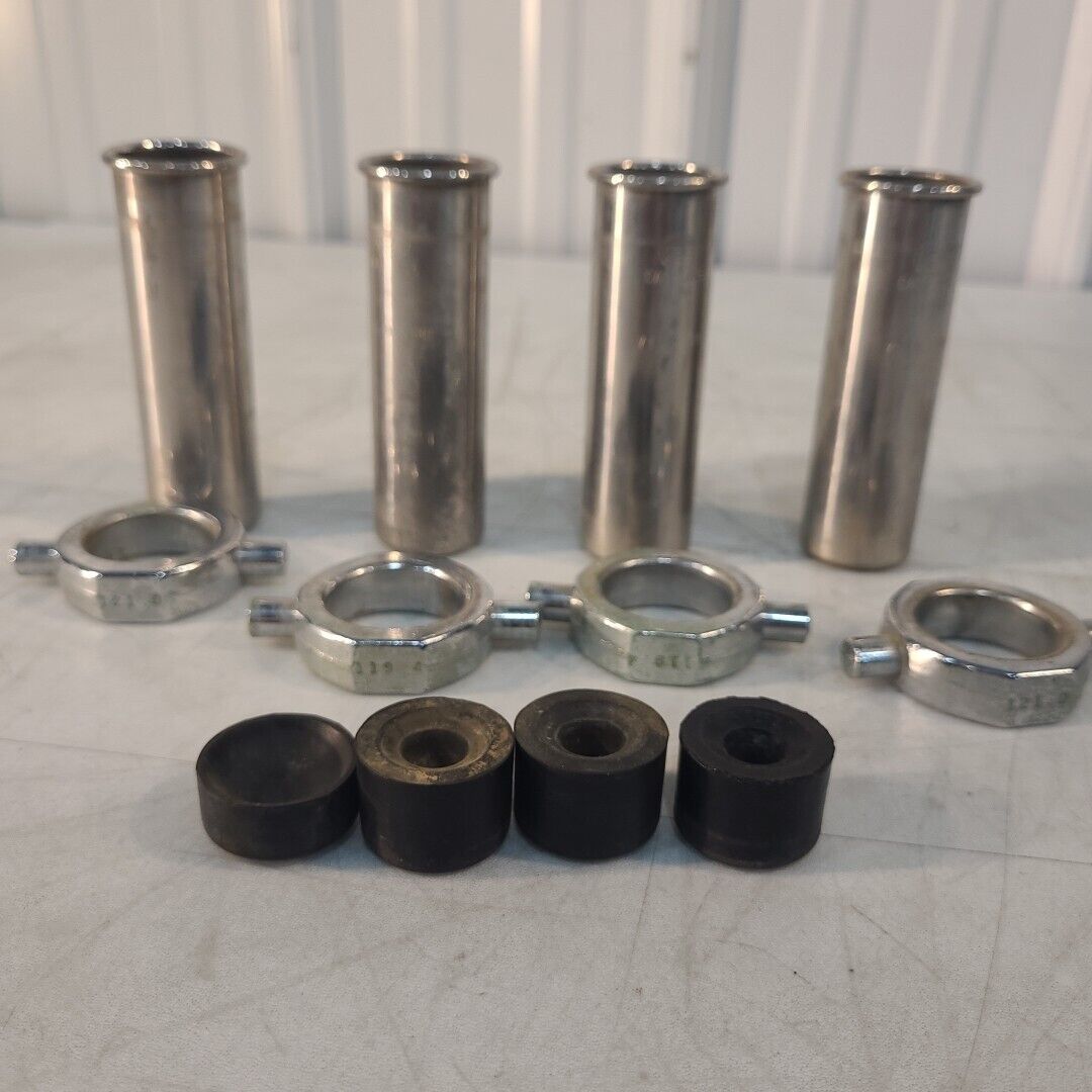Set Of 4 IEC 305 Centrifuge Wells Containers Buckets 71.8 Gms W/IEC 325 Collars