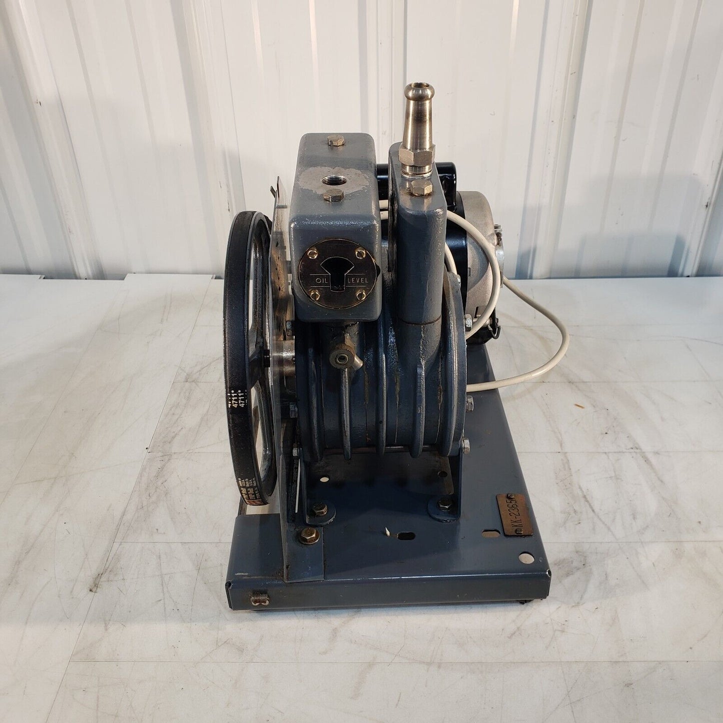 Sargent-Welch 1405 Duo-Seal Vacuum Pump Pulls 15 Torr Of Vacuum 115V High Vacuum