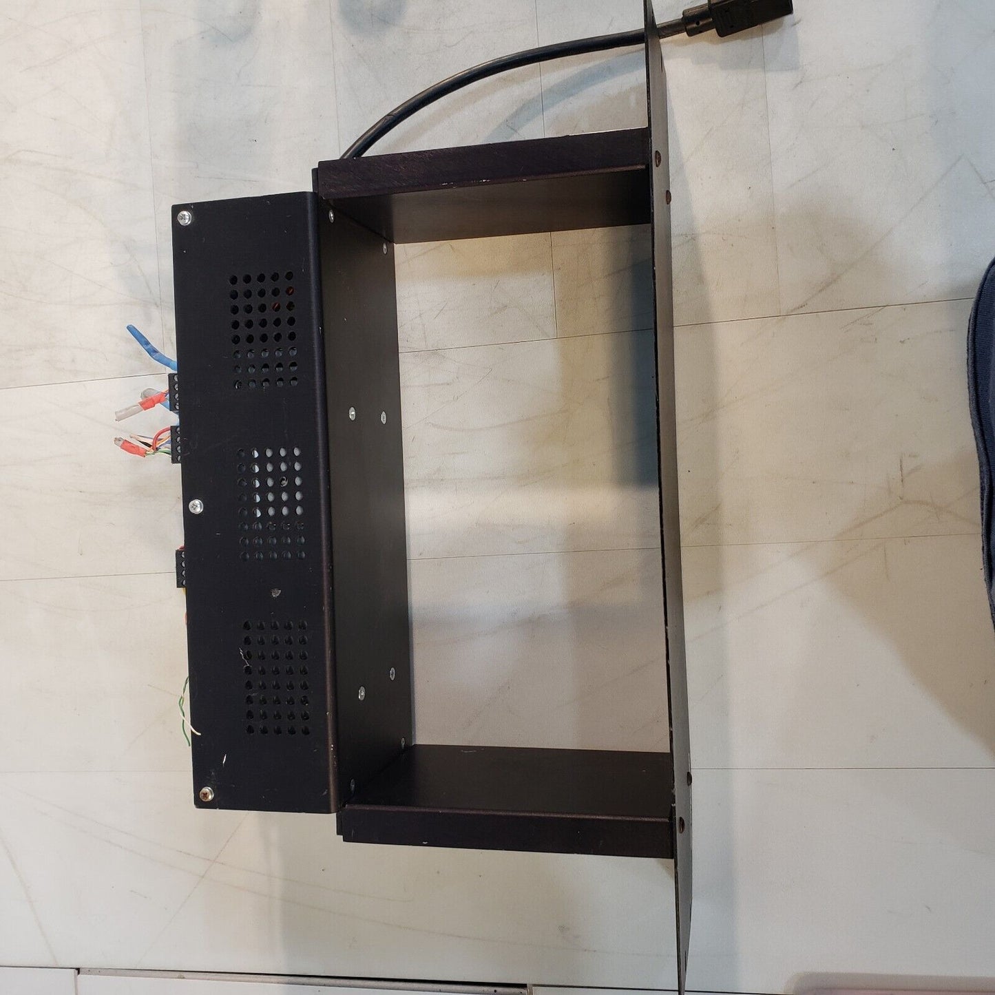 Crestron C2N-SPWS300 Cresnet Power Supply 300 Watts 100-240VAC 4A 50/60Hz 24YZG