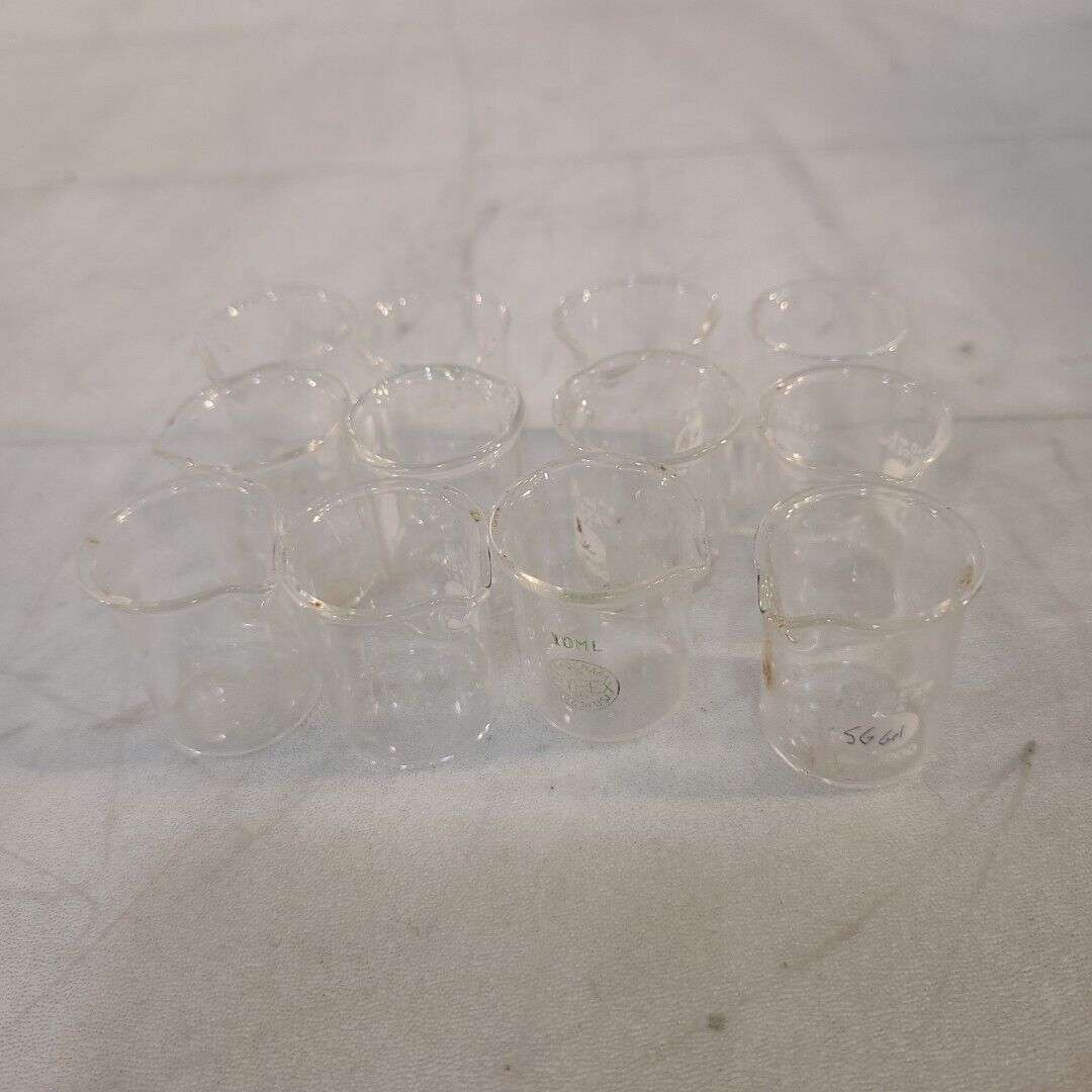Lot Of 12 Pyrex 1000 10mL Beakers Labratory Glassware Corning Glass