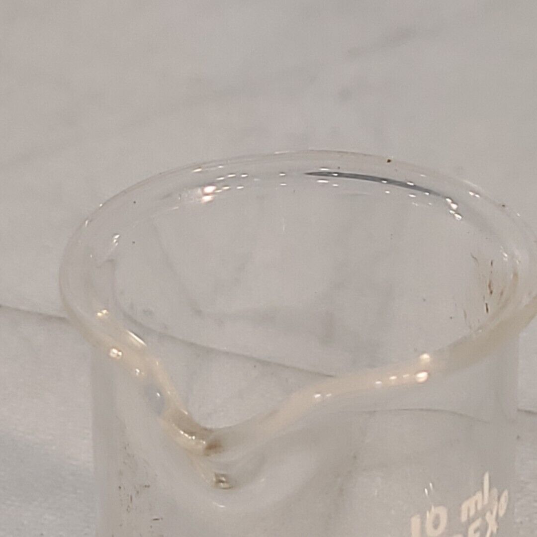 Lot Of 12 Pyrex 1000 10mL Beakers Labratory Glassware Corning Glass