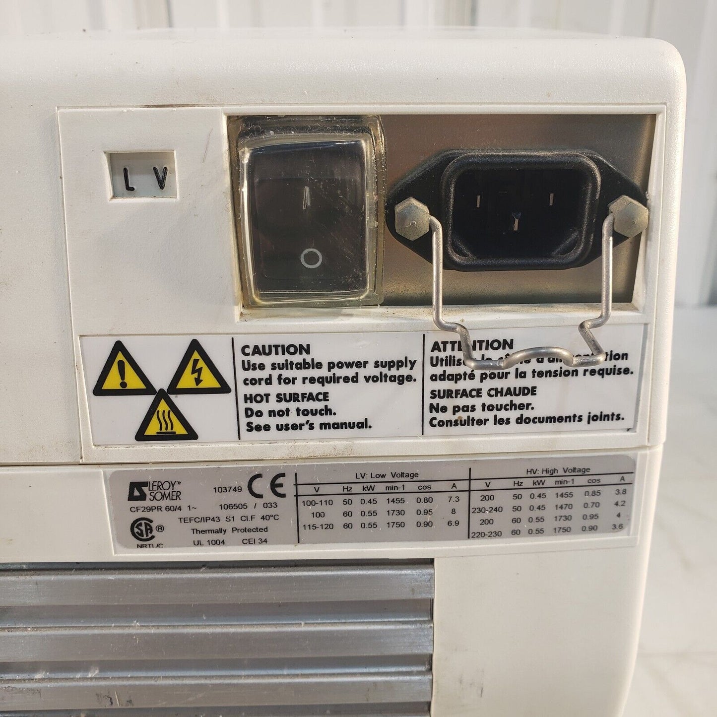 Alcatel Pascal 2010 P 200 Vacuum Pump Pulls Down to 3.2 mTorr 115V KF25 Inlet