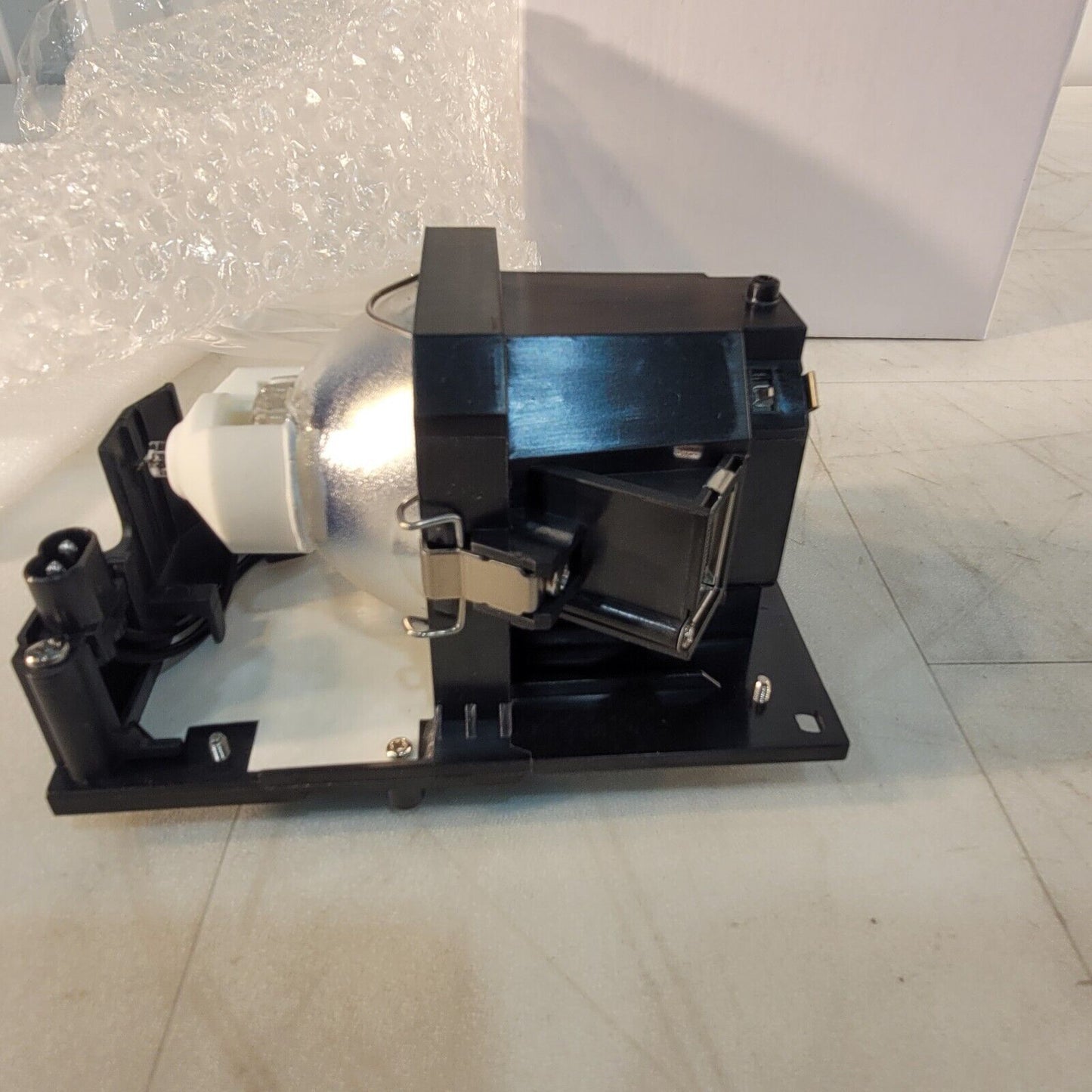 Hitachi NJ3189 Projector Lamp For Hitachi for CP-WU5505 Projector and Others