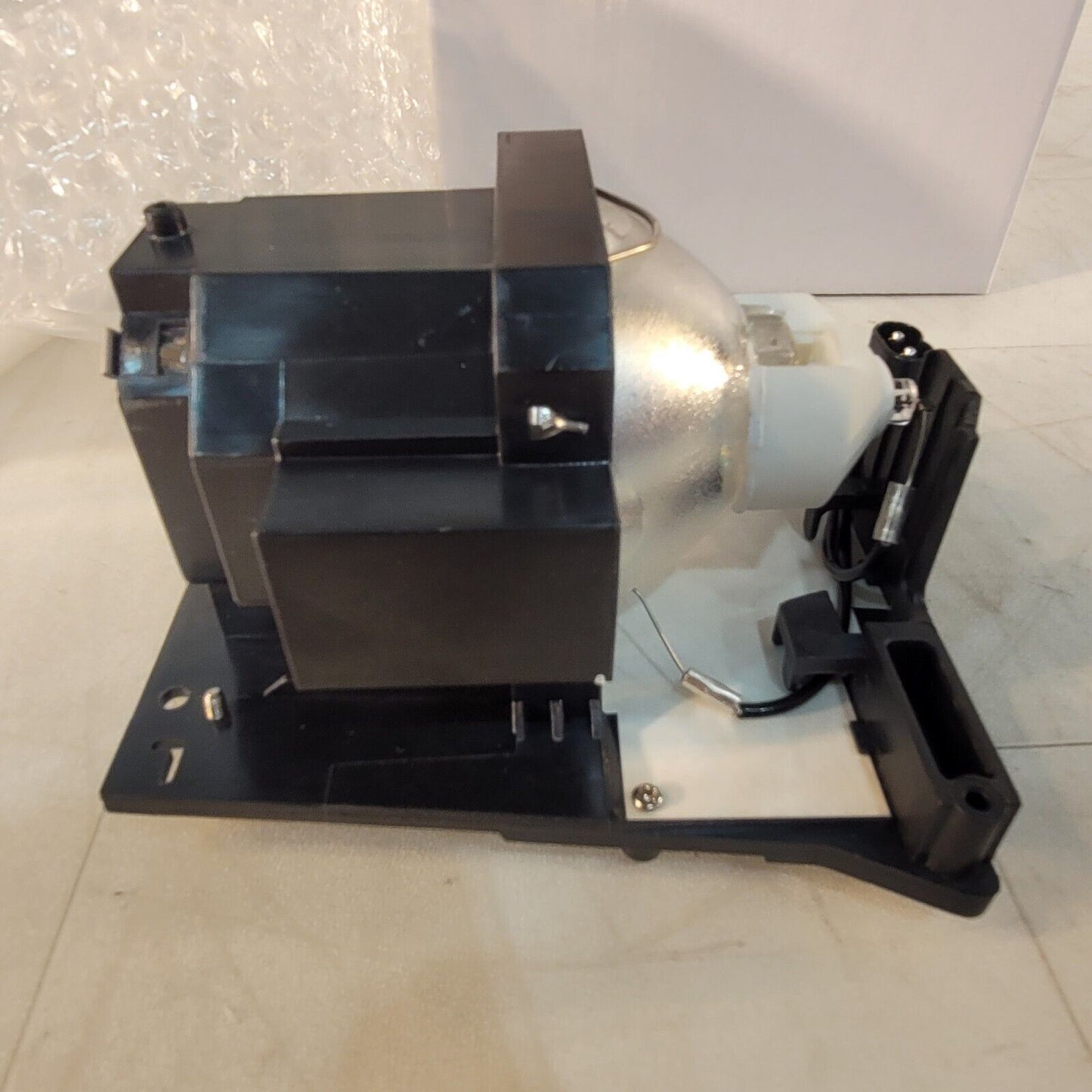 Hitachi NJ3189 Projector Lamp For Hitachi for CP-WU5505 Projector and Others