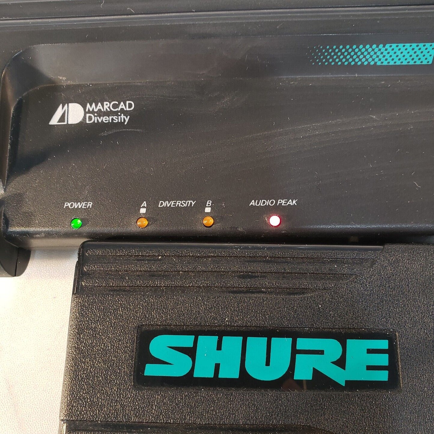Shure T4V Diversity Receiver, T1 Transmitter Wireless Microphone Kit Vintage