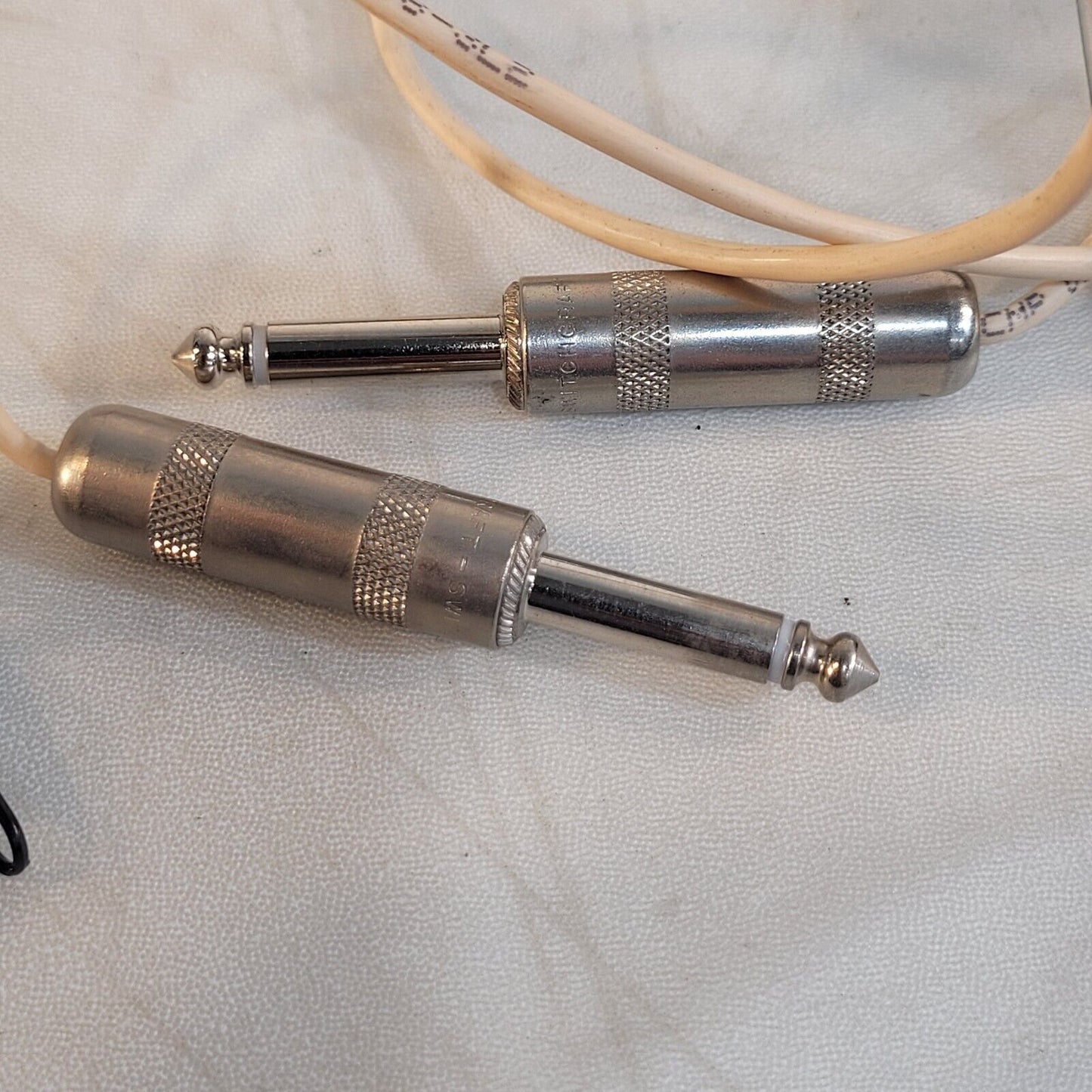 Shure T4V Diversity Receiver, T1 Transmitter Wireless Microphone Kit Vintage