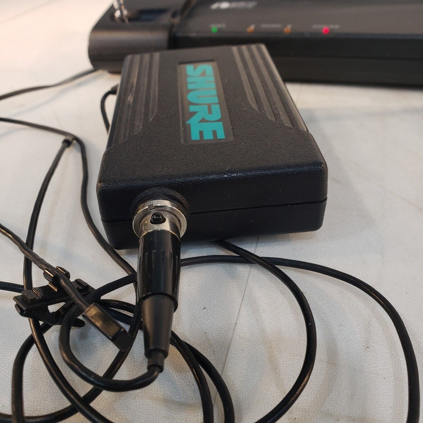 Shure T4V Diversity Receiver, T1 Transmitter Wireless Microphone Kit Vintage