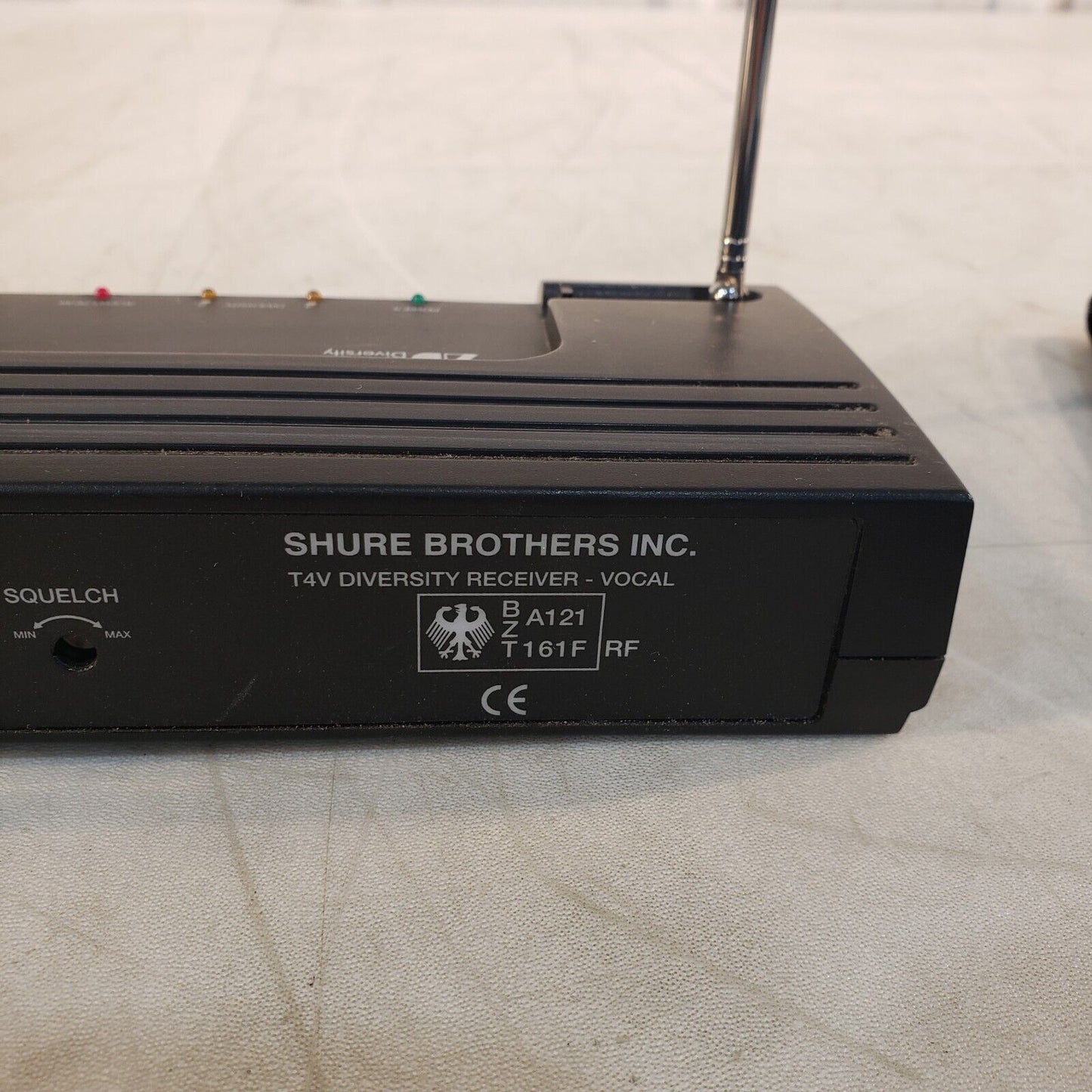 Shure T4V Diversity Receiver, T1 Transmitter Wireless Microphone Kit Vintage