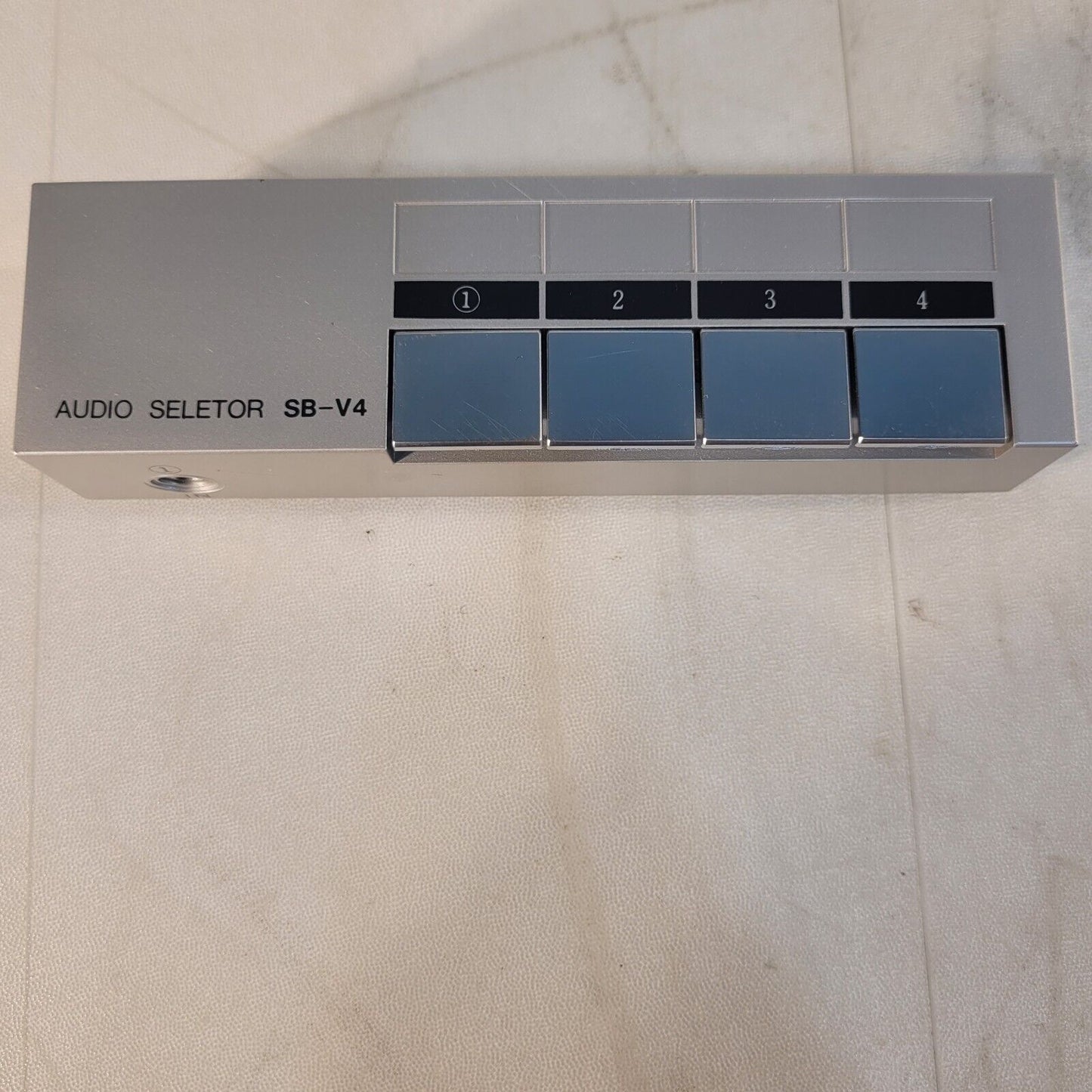 Audio Selector SB-V4 4 Input Switcher Aux RCA Stereo