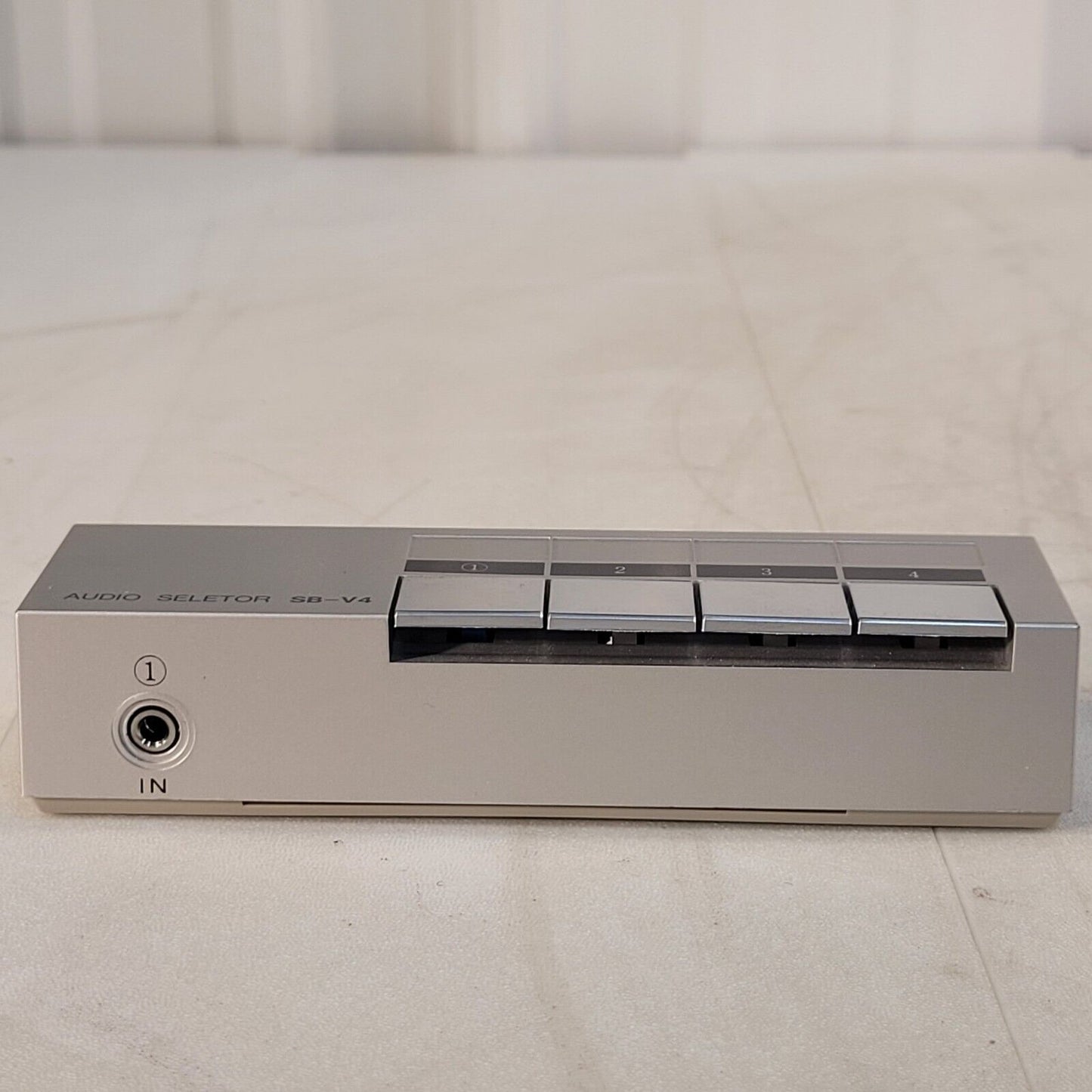 Audio Selector SB-V4 4 Input Switcher Aux RCA Stereo