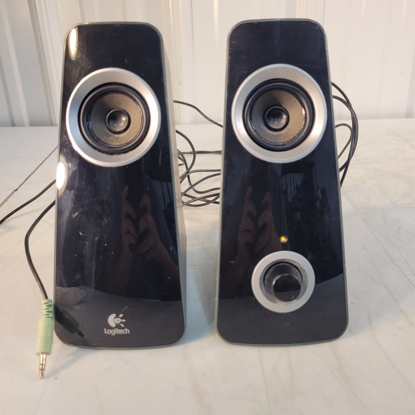 Logitech z320 Speaker System Left And Right Speaker S-00079 16V 1.12A