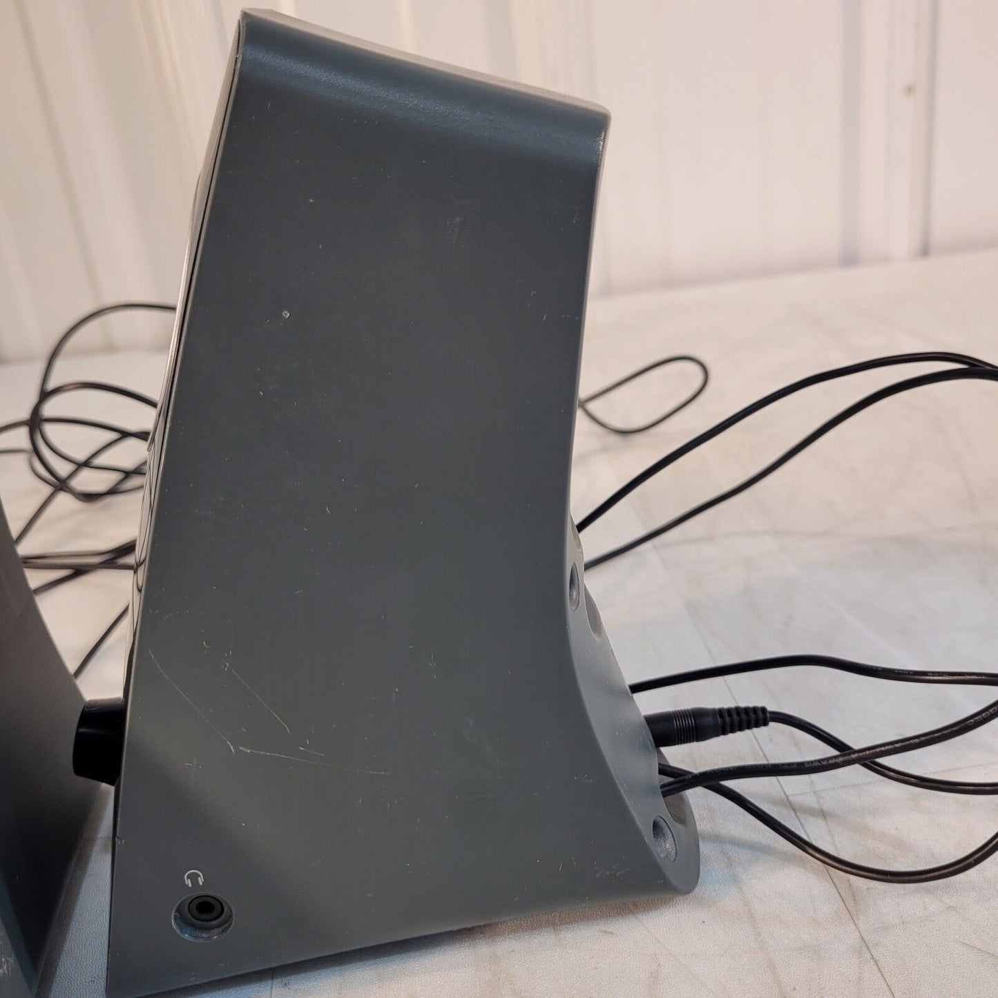 Logitech z320 Speaker System Left And Right Speaker S-00079 16V 1.12A