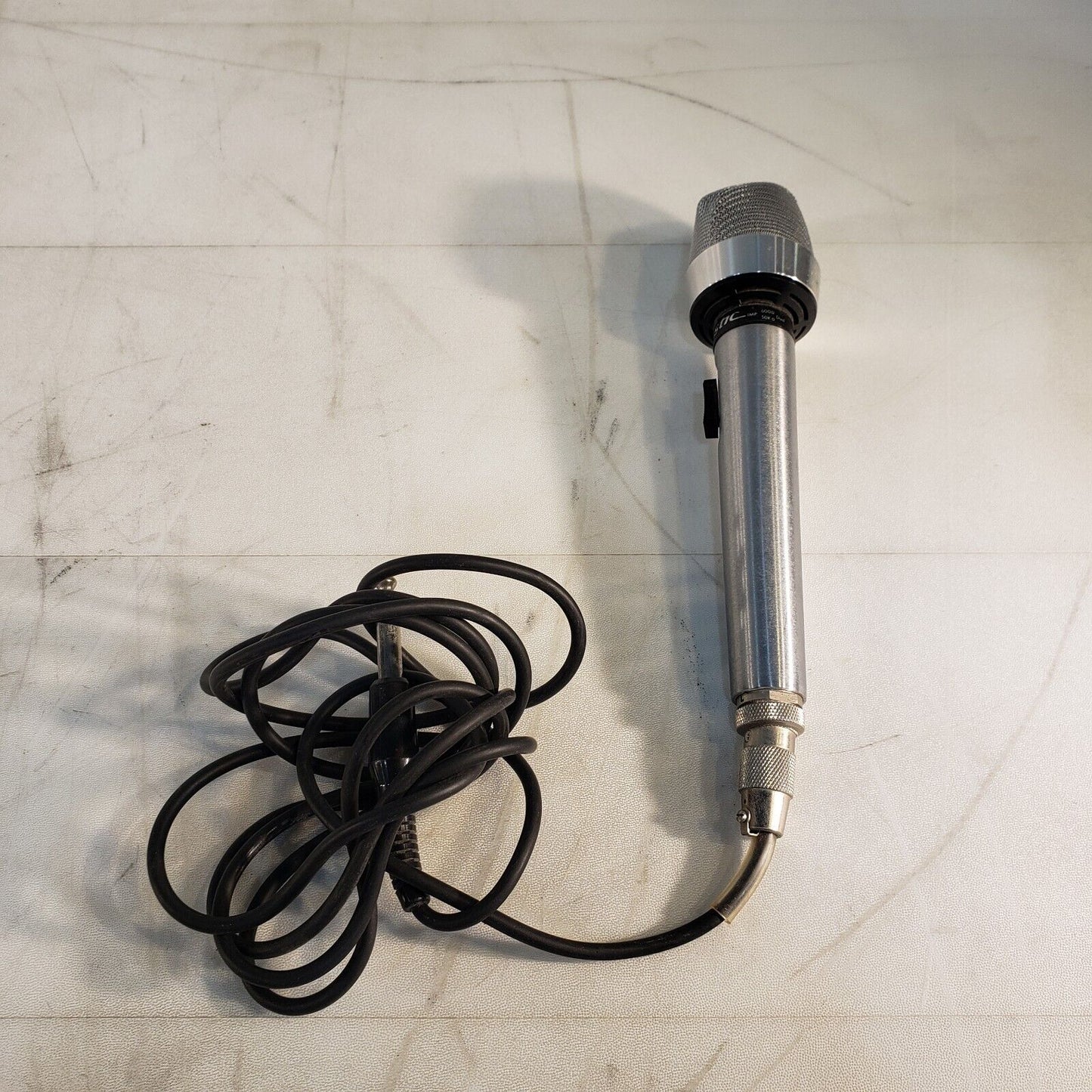 Realistic Cardioid 33-992A Dynamic Microphone 1/4" Unbalanced Cable