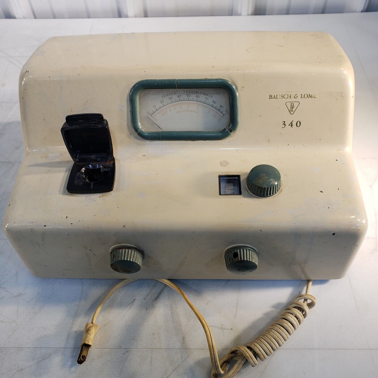 Vintage Bausch & Lomb 340 Spectrophotometer 33-29-40 Monochromator Spectrometer
