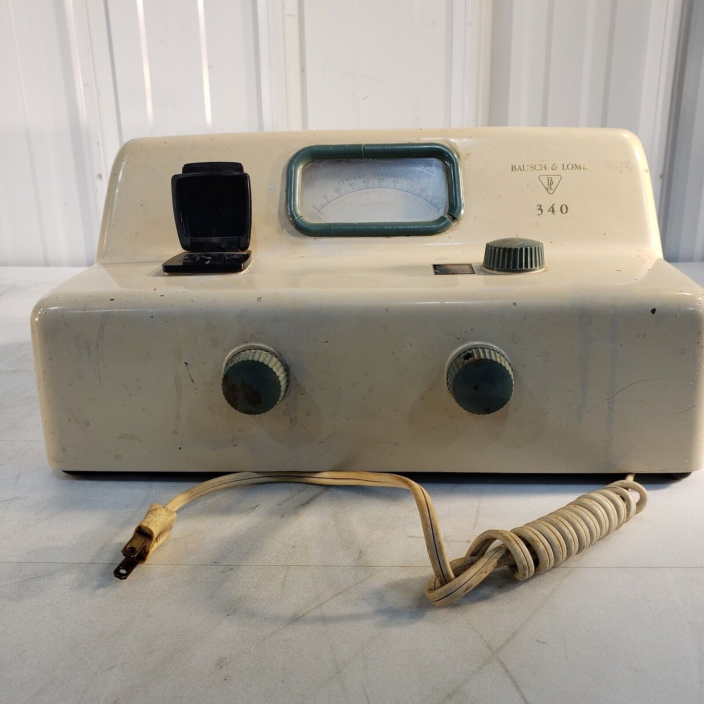 Vintage Bausch & Lomb 340 Spectrophotometer 33-29-40 Monochromator Spectrometer