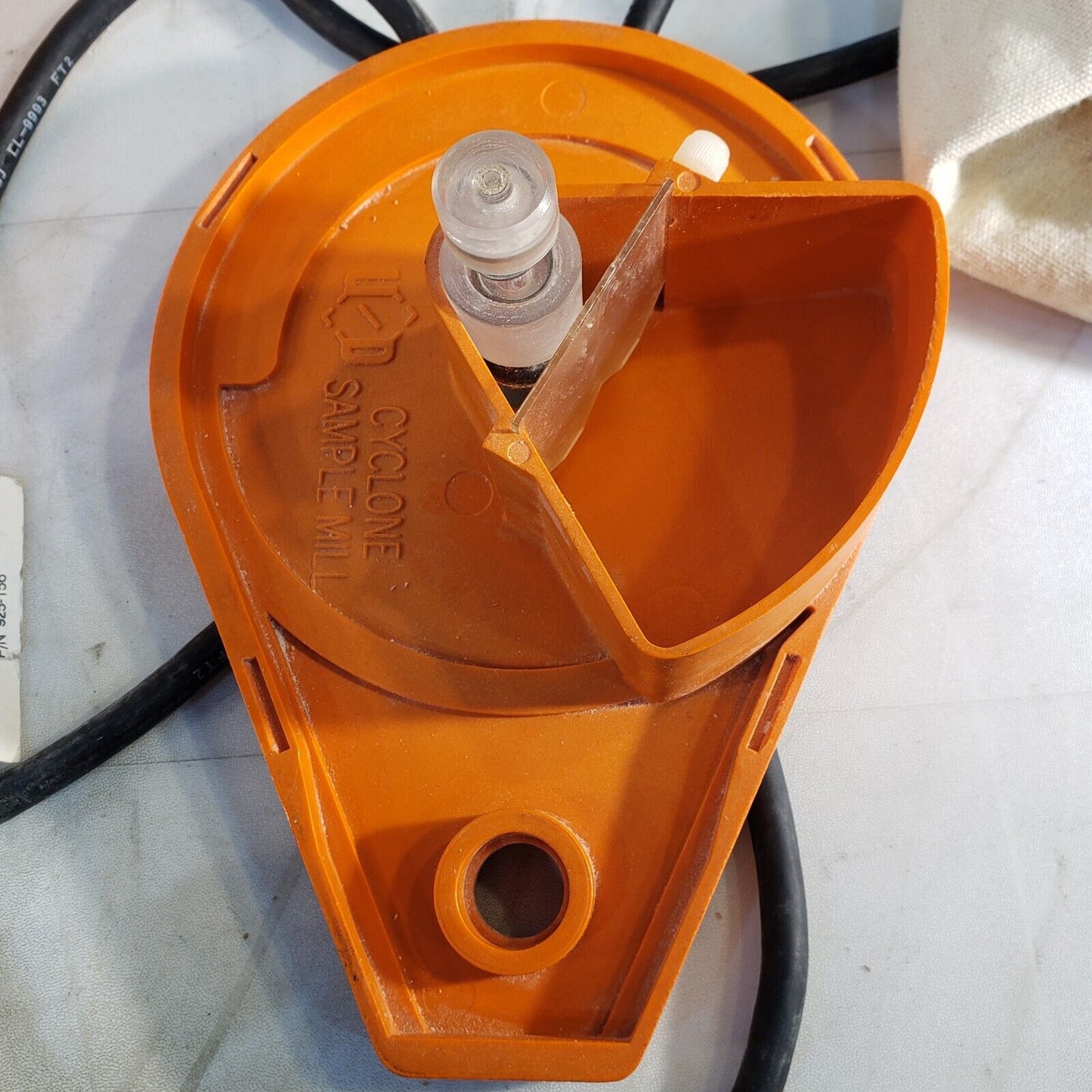 UDY 3010-033 Cyclone Sample Mill With Accessories, Grinding Pads, Screens, Burrs