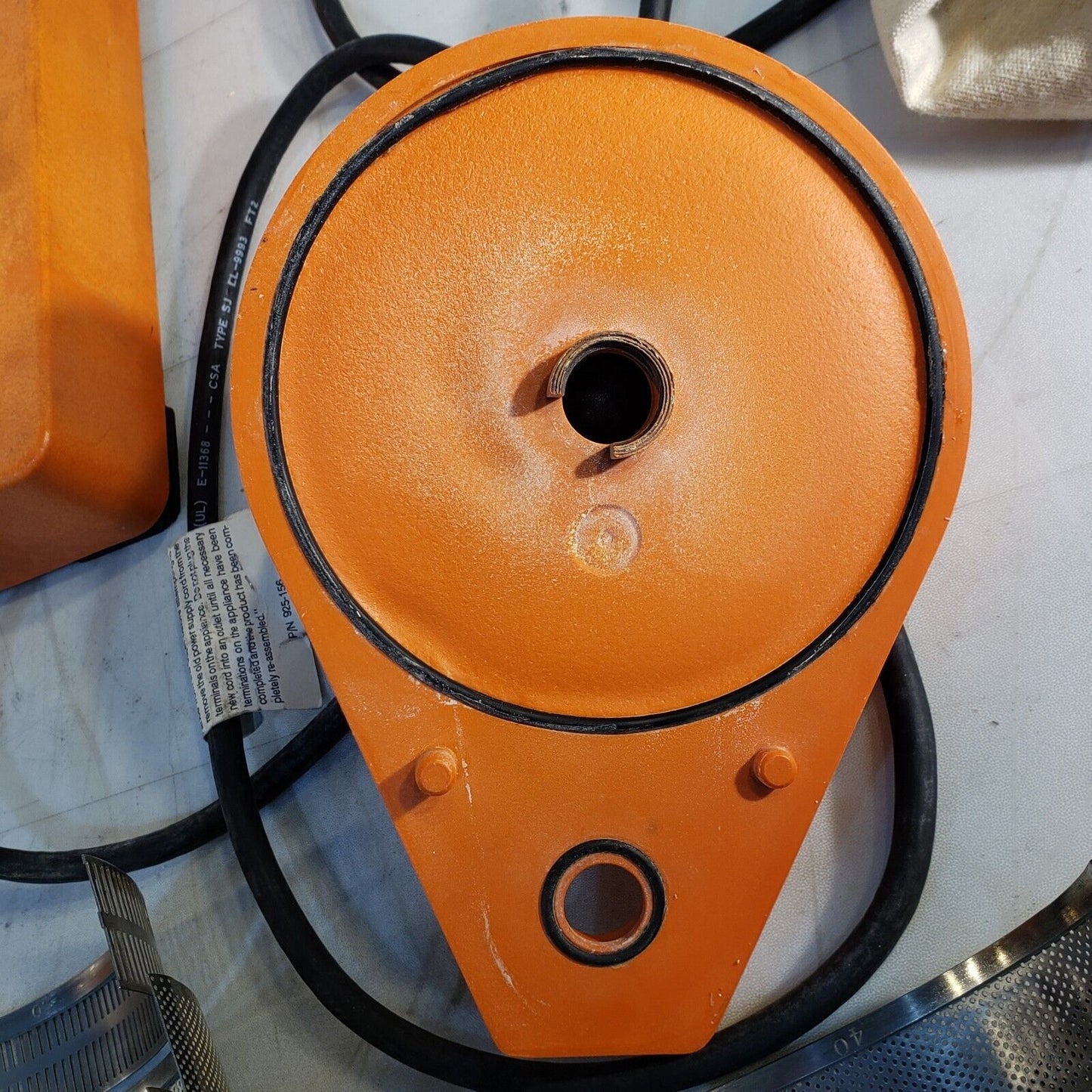 UDY 3010-033 Cyclone Sample Mill With Accessories, Grinding Pads, Screens, Burrs