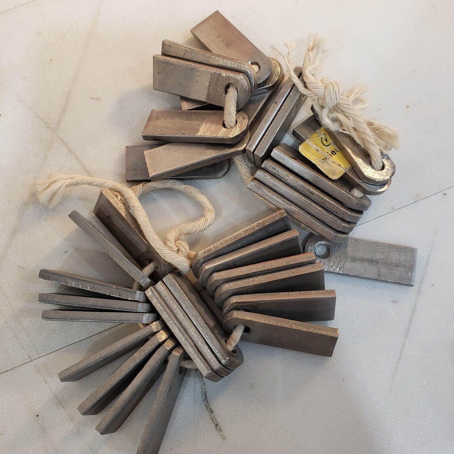 UDY 3010-033 Cyclone Sample Mill With Accessories, Grinding Pads, Screens, Burrs