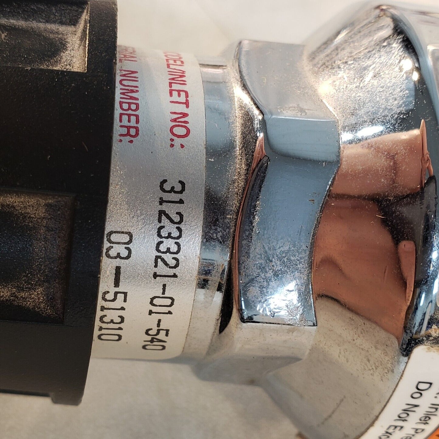 Praxair 3123321-01-540 Gas Regulator Gage1 Max 200psi Gage2 Max 4000psi Felmale