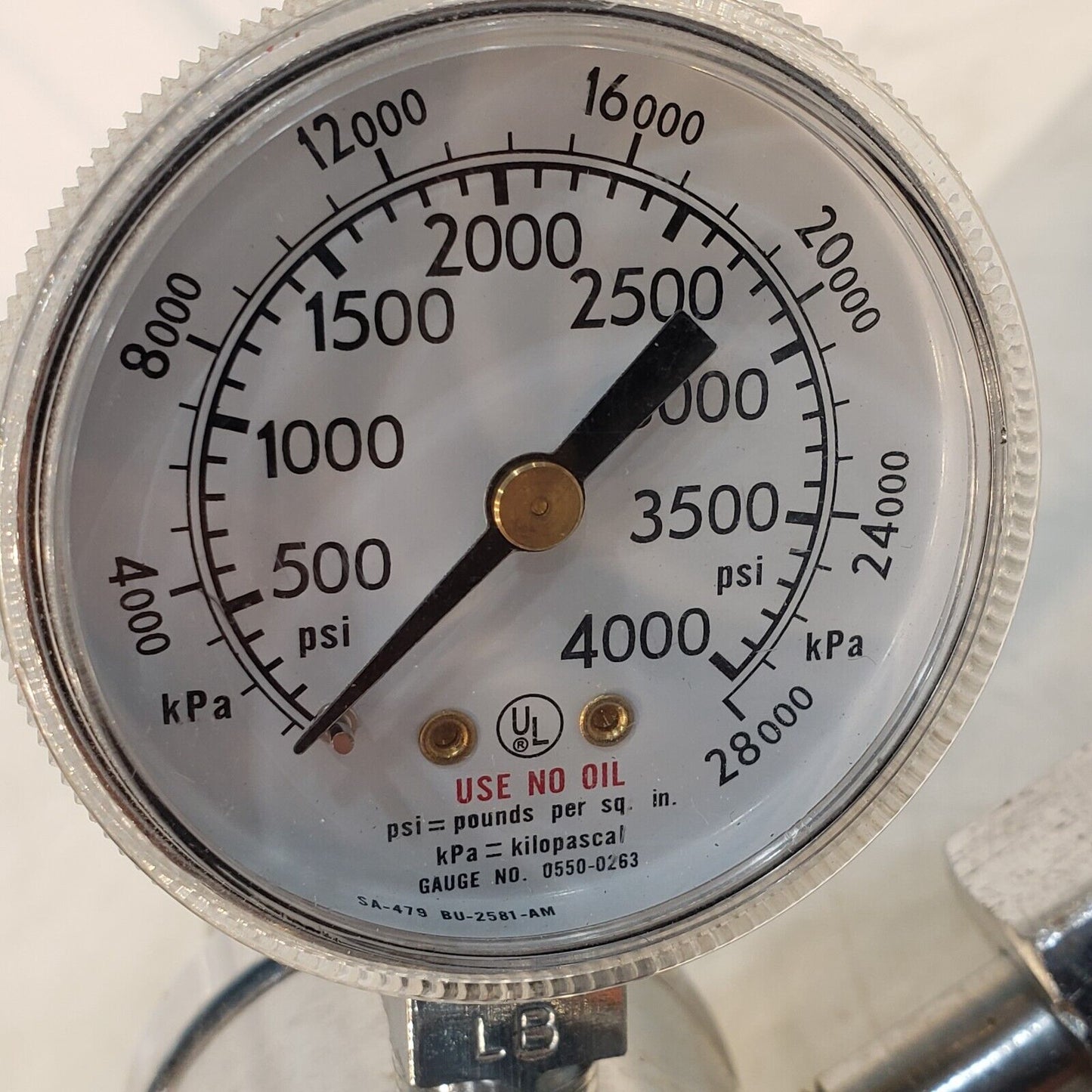 Praxair 3123321-01-540 Gas Regulator Gage1 Max 200psi Gage2 Max 4000psi Felmale