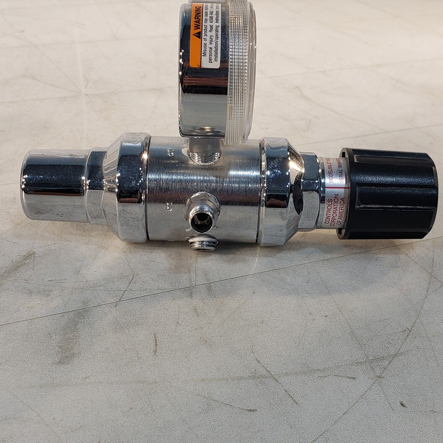 Praxair 3123321-01-580 Gas Regulator Gage1 Max 200psi Gage2 Max 4000psi Male