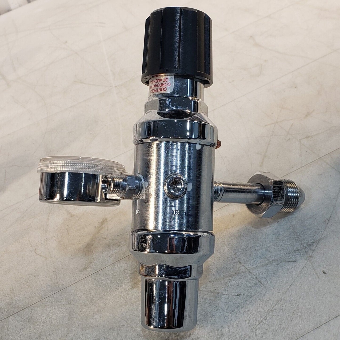 Praxair 3123321-01-580 Gas Regulator Gage1 Max 200psi Gage2 Max 4000psi Male