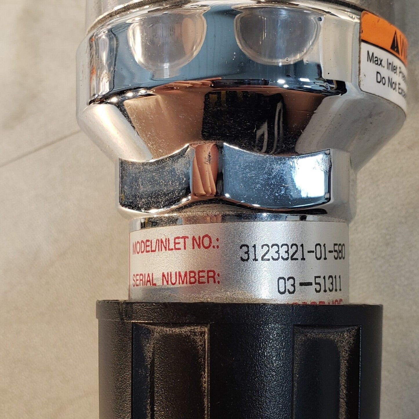 Praxair 3123321-01-580 Gas Regulator Gage1 Max 200psi Gage2 Max 4000psi Male