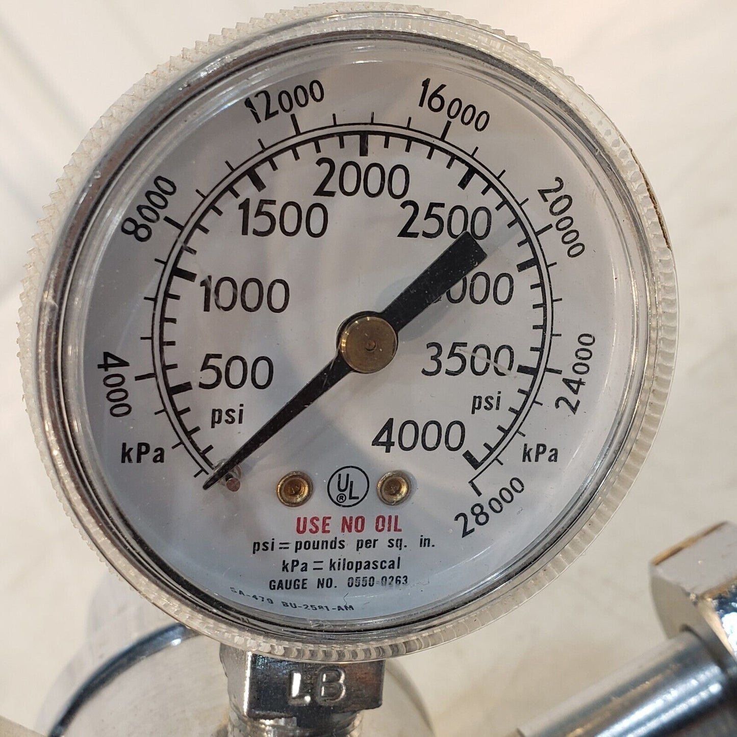 Praxair 3123321-01-580 Gas Regulator Gage1 Max 200psi Gage2 Max 4000psi Male