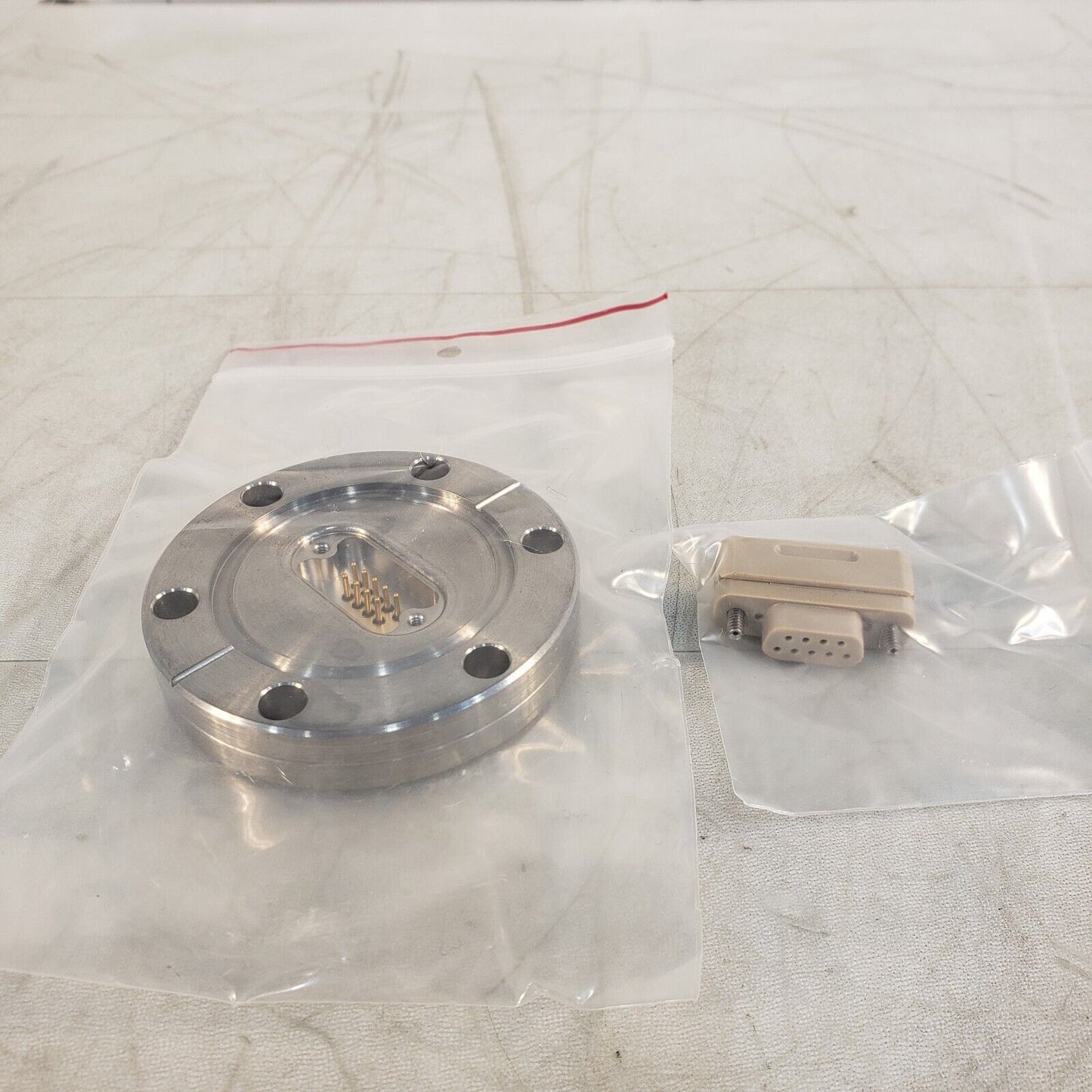 2.75" DN35CF 9-Pin Electrical Feed Through DB9 Connector Conflat Flange