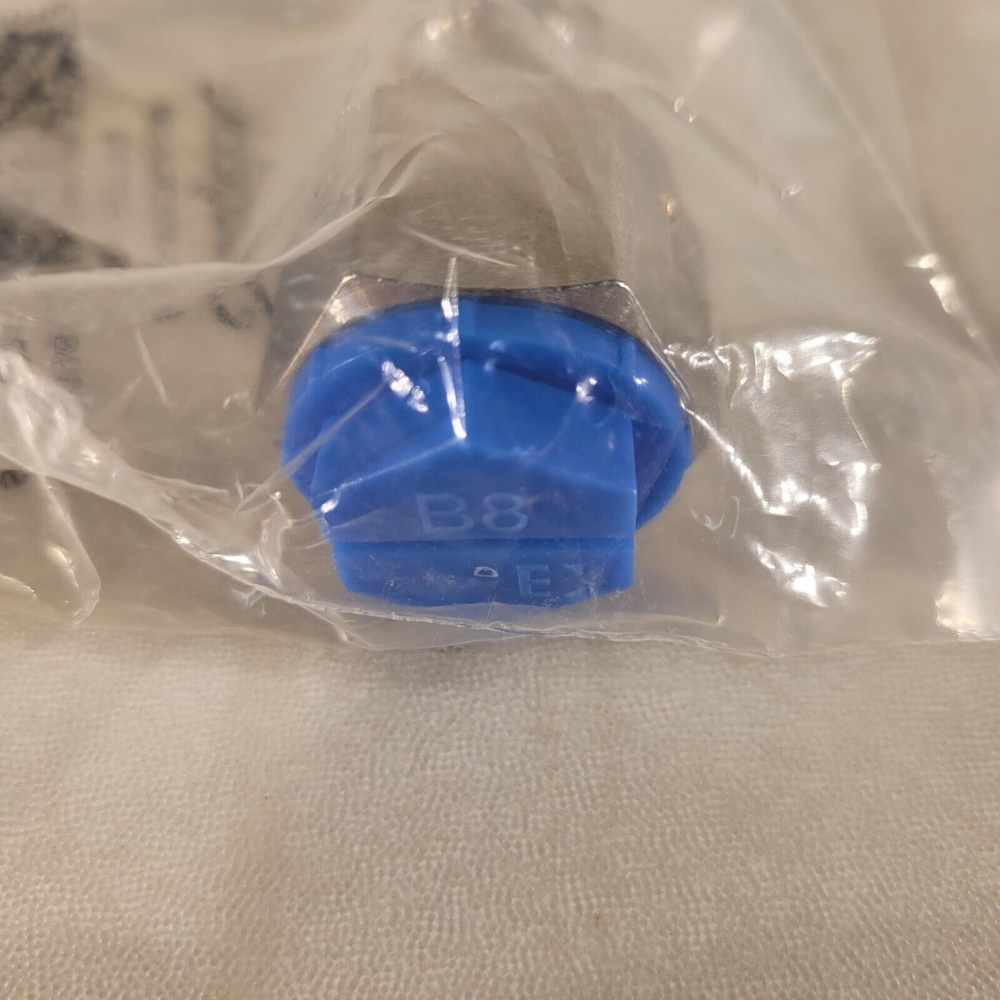 Swagelok SS-8-WVCR-6-600 VCR Face Seal 1/2 in. WVCR x 3/8 Tube Fitting Connector