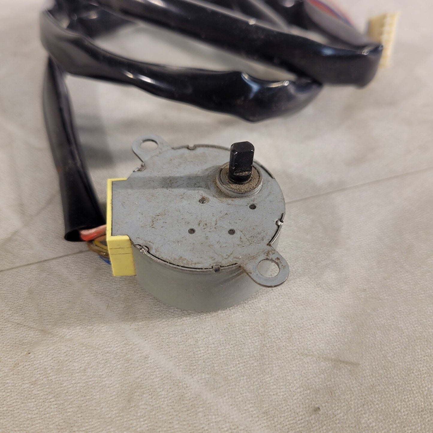 Shimadzu 221-47652 Pulse Motor MP35ED Flap Motor