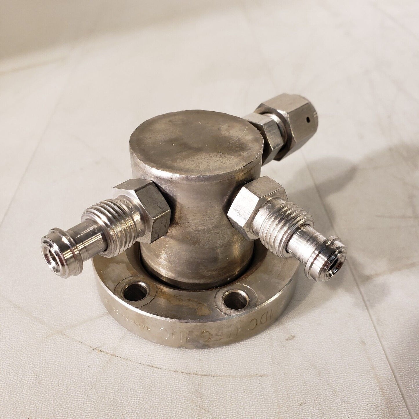 MDC 2.75" DN35CF Conflat Flange to 3x 1/4" VCR Fittings Adapter High Vacuum Mani