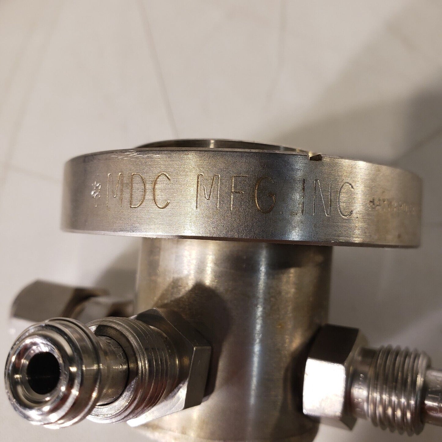 MDC 2.75" DN35CF Conflat Flange to 3x 1/4" VCR Fittings Adapter High Vacuum Mani
