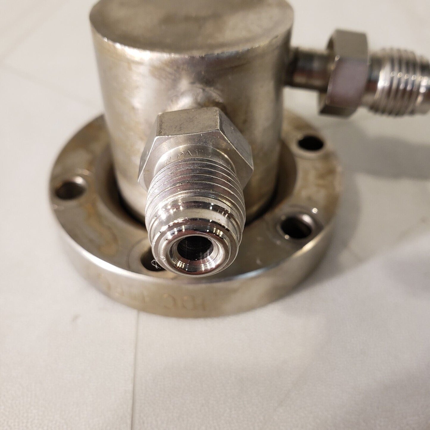 MDC 2.75" DN35CF Conflat Flange to 3x 1/4" VCR Fittings Adapter High Vacuum Mani