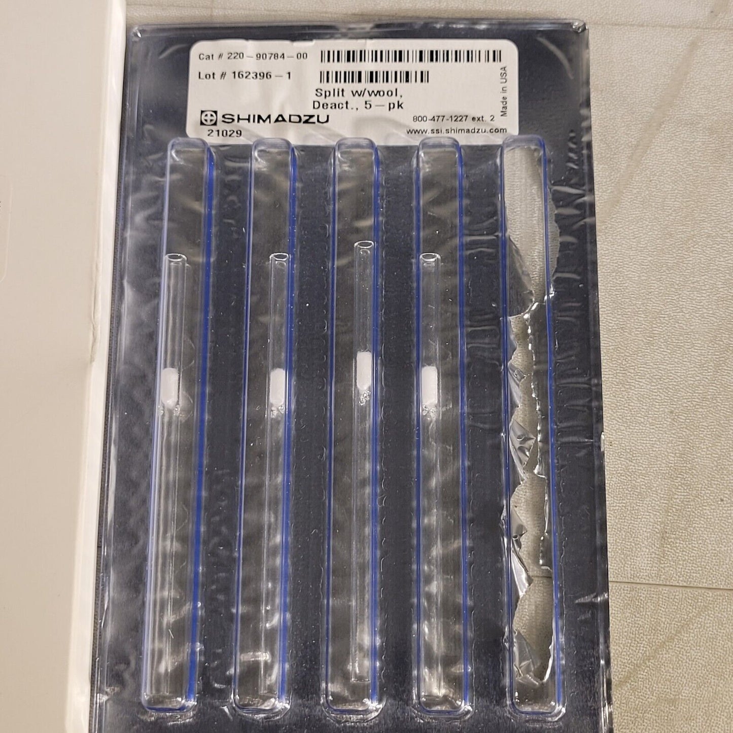 Four Pack Of Shimadzu 220-90784-00 Liner Glass Deactivated, with Wool Split