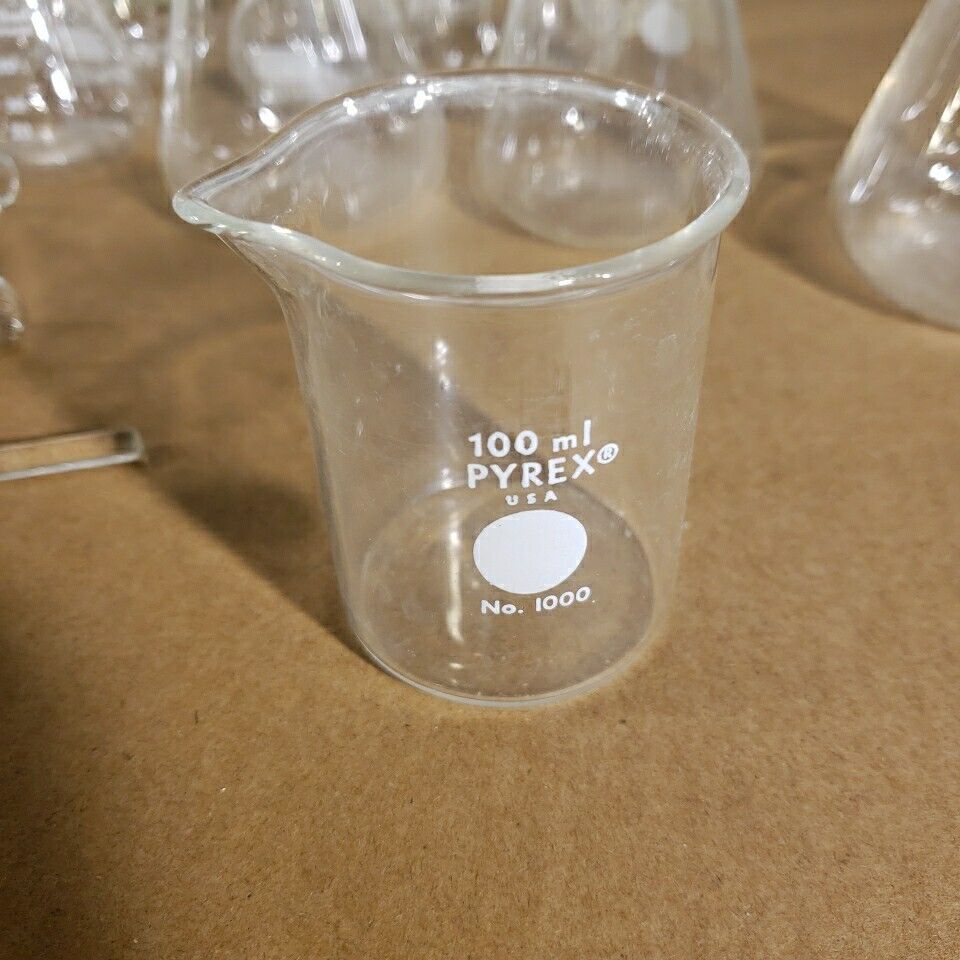 Lot Of 35 Miscellaneous Laboratory Glassware Pyrex Corning Kimax Glas-Pak